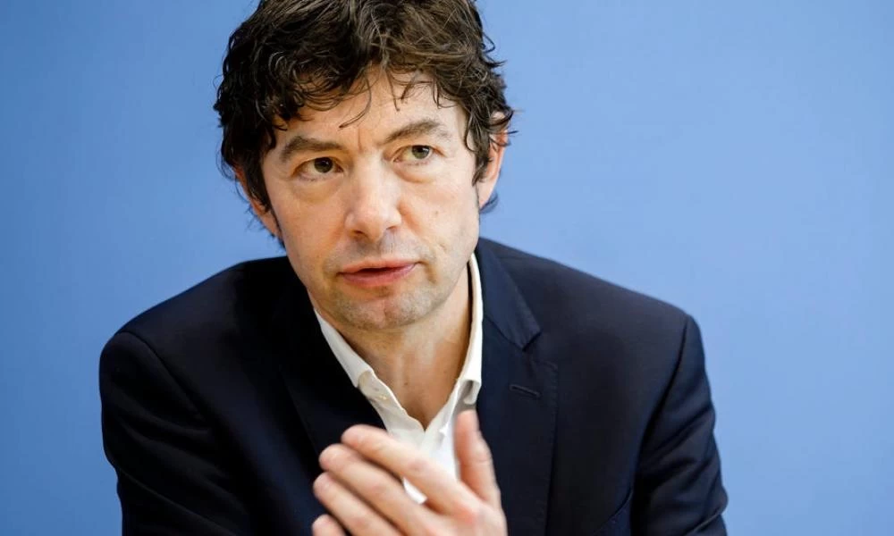 Γερμανός λοιμωξιολόγος: Είμαστε σε μάχη τώρα με την παραλλαγή Δέλτα